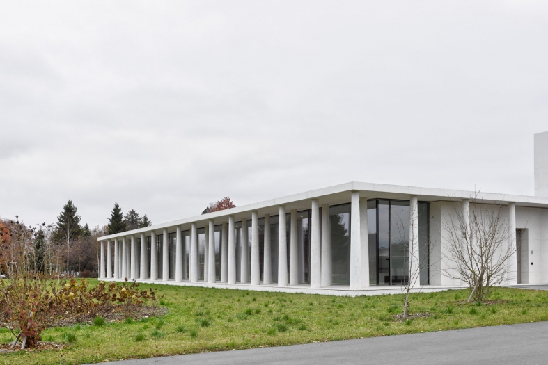 Crematorium building design by Markus Schietsch
