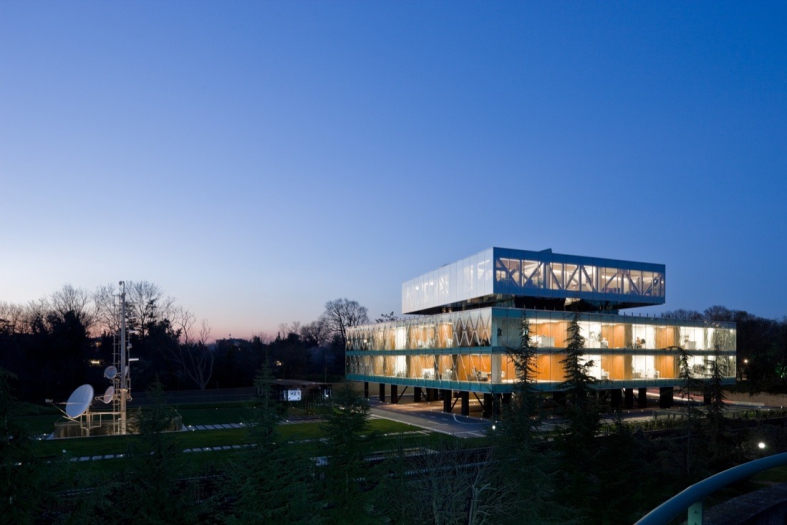 Vakko Headquarters and Power Media Center design by REX