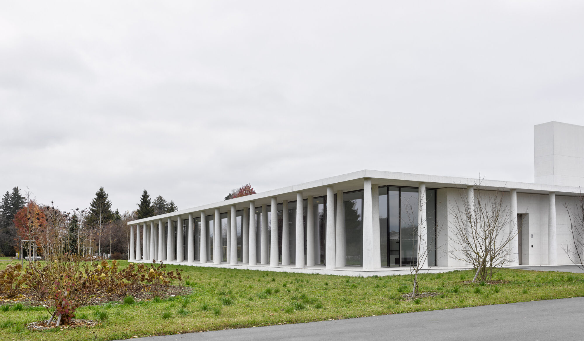Crematorium building design by Markus Schietsch