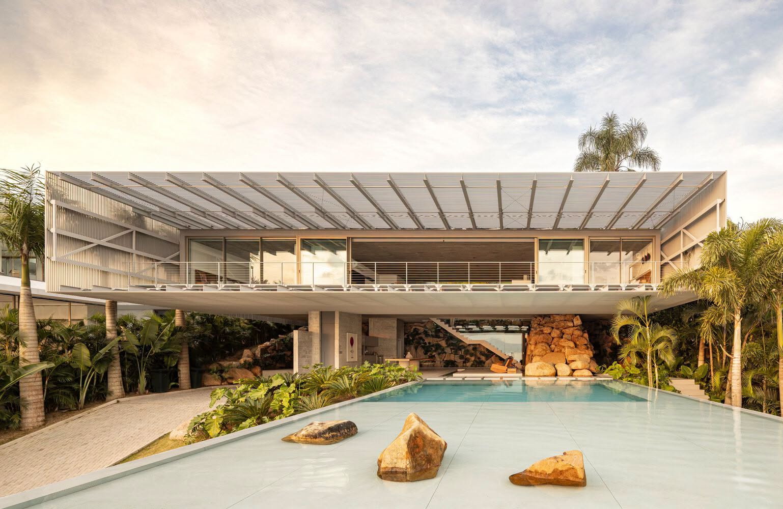 Ponte House design by TETRO Arquitetura